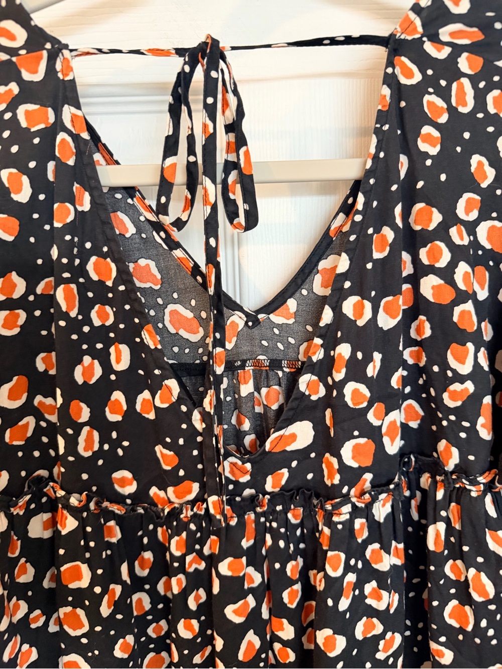 🧡 Who What Wear Abstract Print Tiered Maxi Dress – Black & Orange - Picture 6 of 8